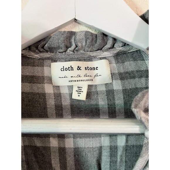 Cloth & Stone Anthropologie Gray Plaid Long Sleeve Ruffle Collar V-Neck Top XS - Picture 2 of 7
